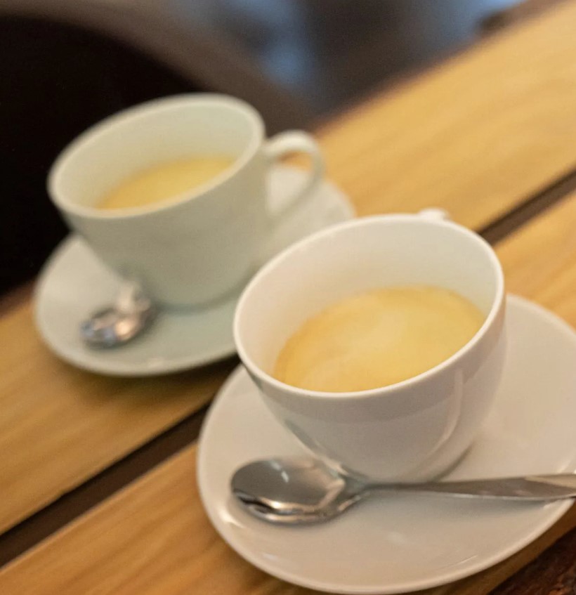 Herzlicher Empfang - Kaffee im Salon